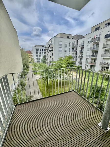 Kompakt, komfortabel, besonders – möbliertes Apartment mit Balkon in Schöneweide! — photo 1